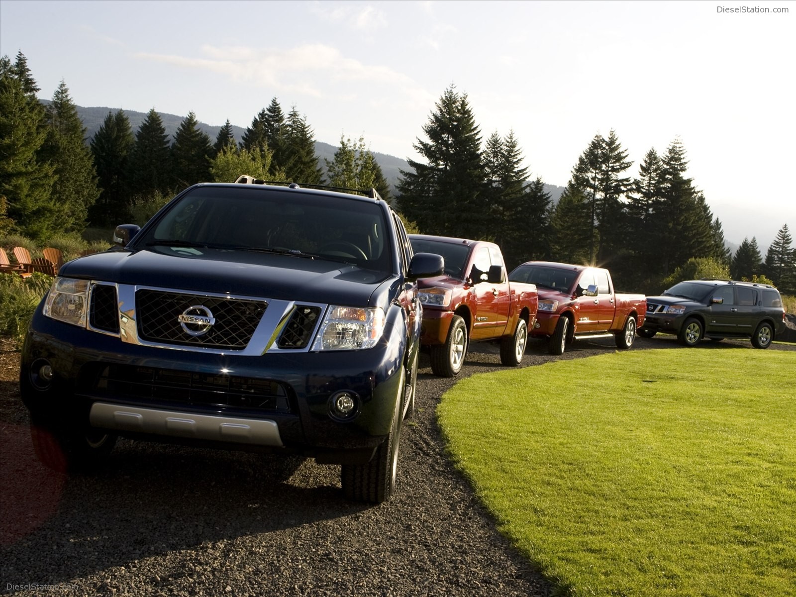 2012 Nissan pathfinder car and driver #3