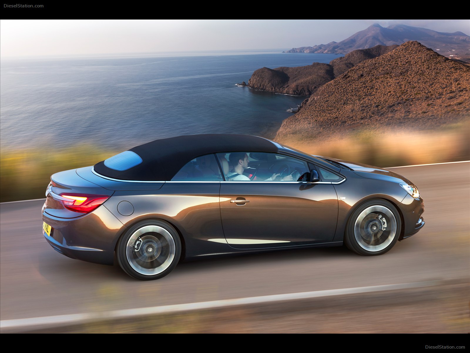 Opel-Cascada-2013-13.jpg