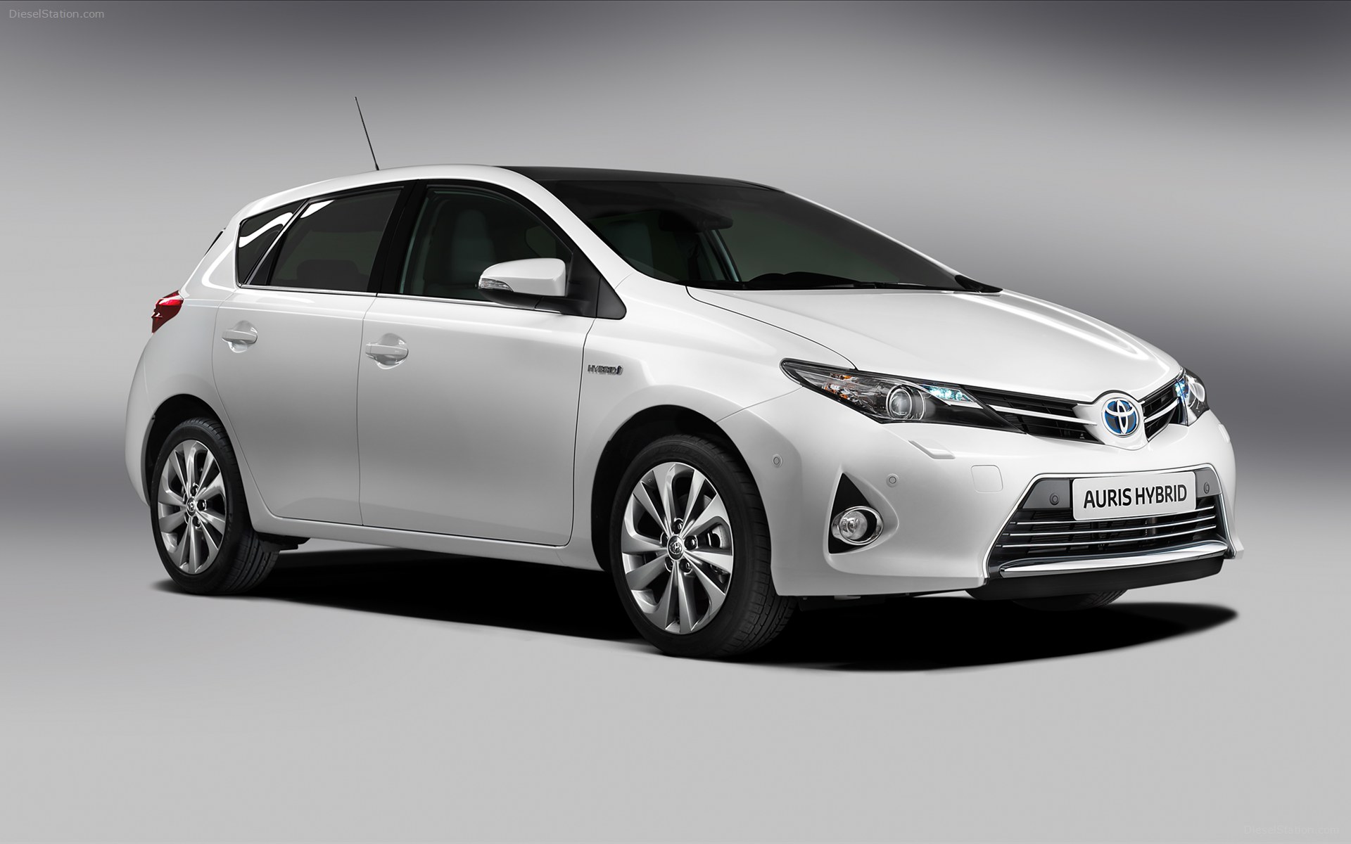 Toyota Auris Hybrid 2013 Widescreen Exotic Car Picture 07