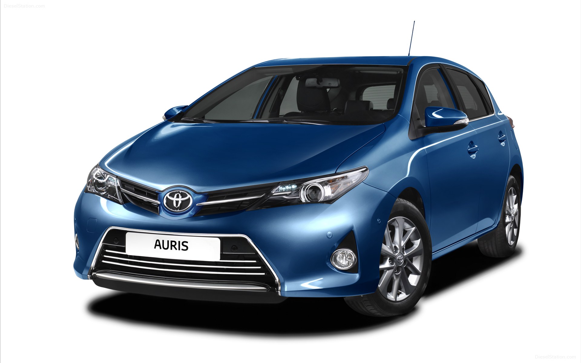 What car toyota auris hybrid