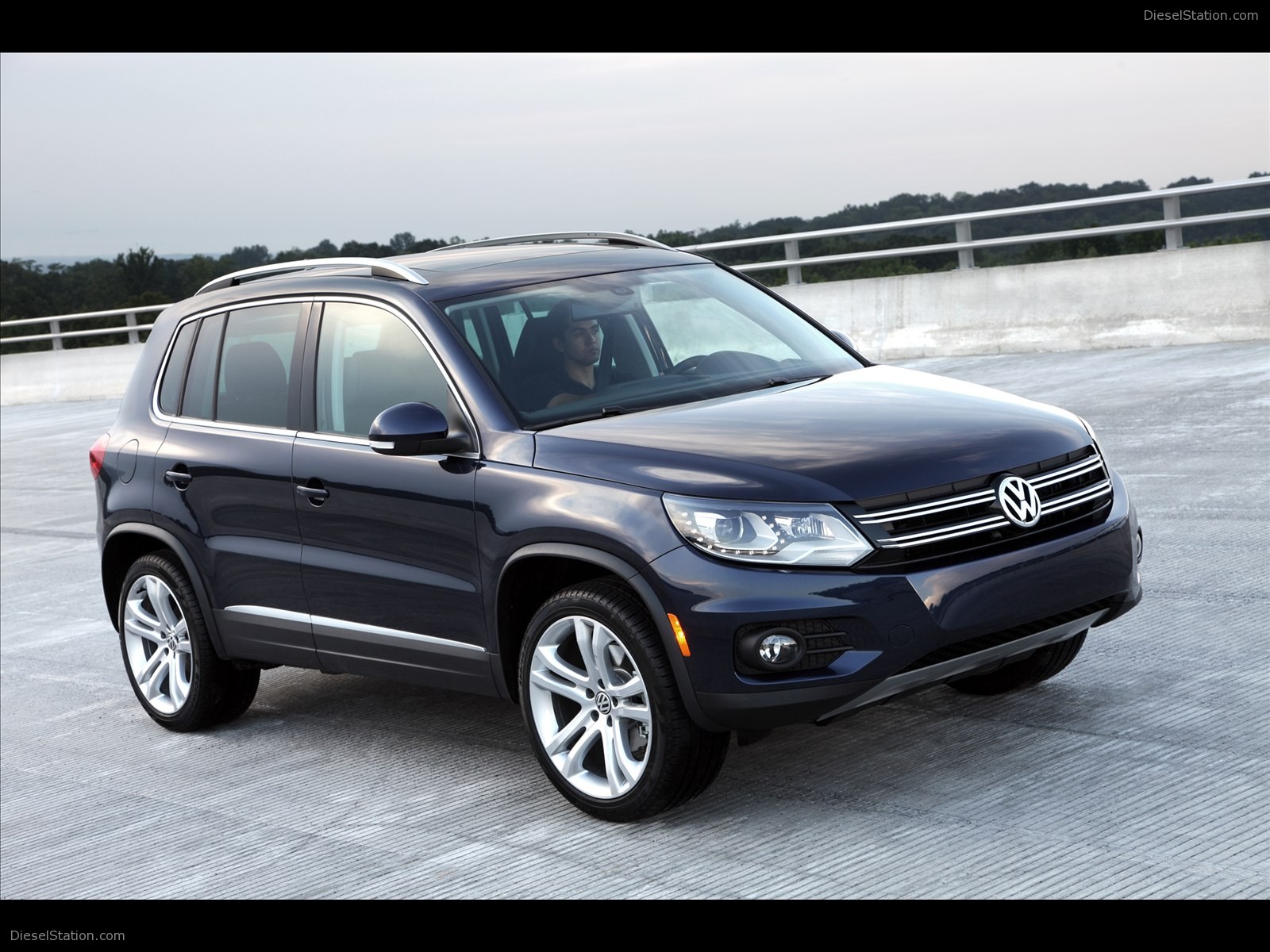 Volkswagen Touareg 2012 Exotic Car Picture 01 of 66