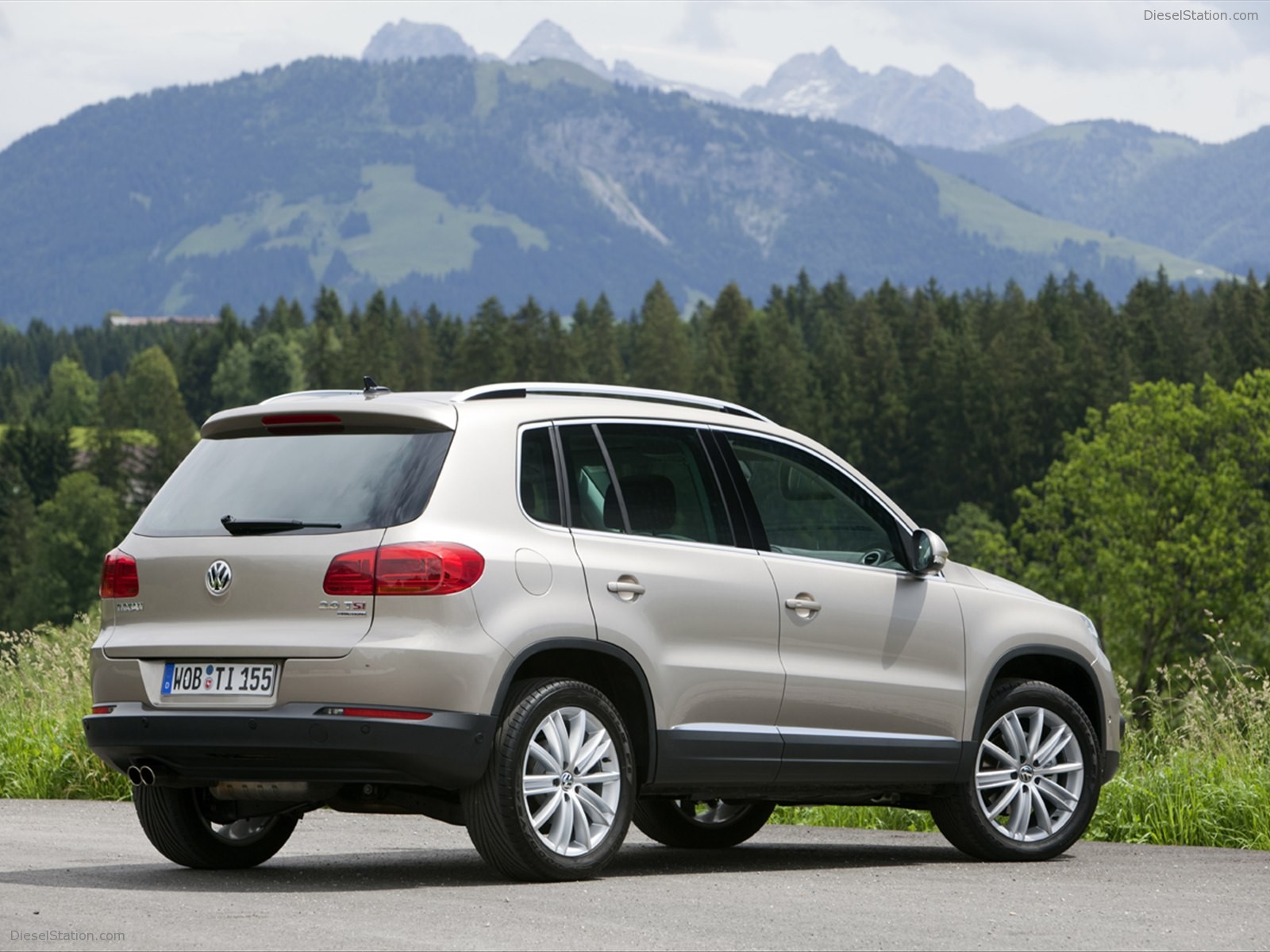 Volkswagen Touareg 2012 Exotic Car Photo 29 of 66