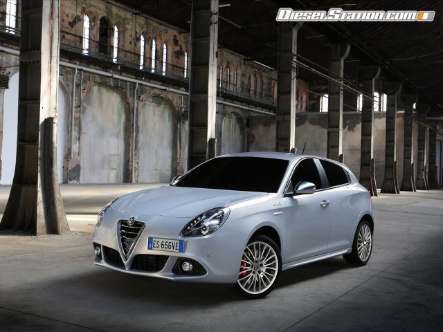 Alfa Romeo Giulietta 2014 Picture #32 Alfa Romeo Giulietta 2014 Picture #32