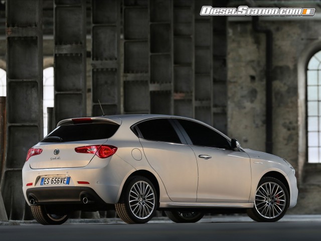 Alfa Romeo Giulietta 2014 Picture #40 Alfa Romeo Giulietta 2014 Picture #40