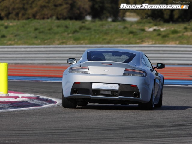 Aston Martin V12 Vantage RS Concept Picture #6 Aston Martin V12 Vantage RS Concept Picture #6