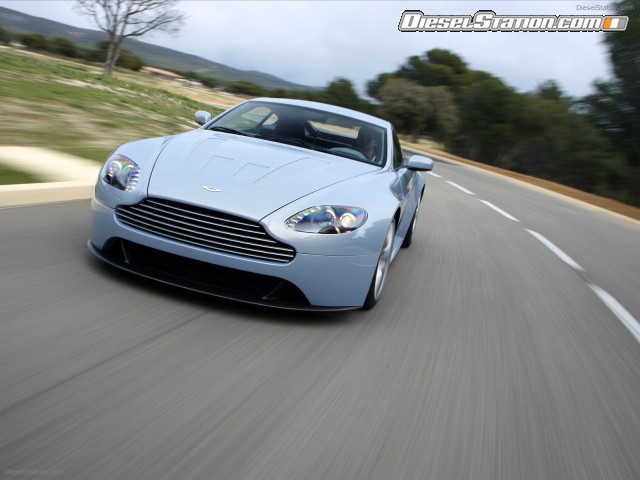 Aston Martin V12 Vantage RS Concept Picture #15 Aston Martin V12 Vantage RS Concept Picture #15