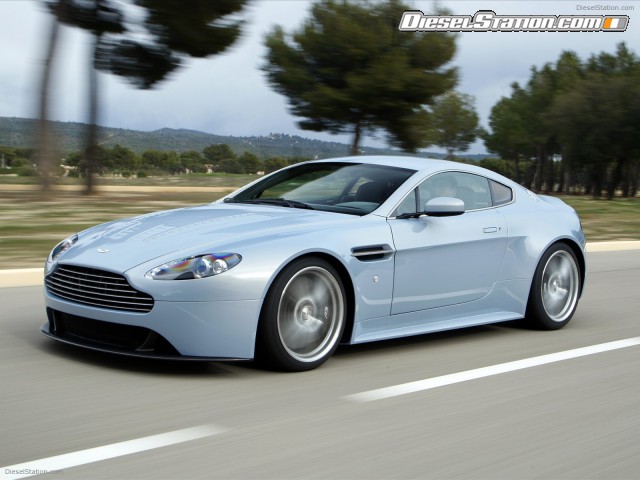 Aston Martin V12 Vantage RS Concept Picture #7 Aston Martin V12 Vantage RS Concept Picture #7