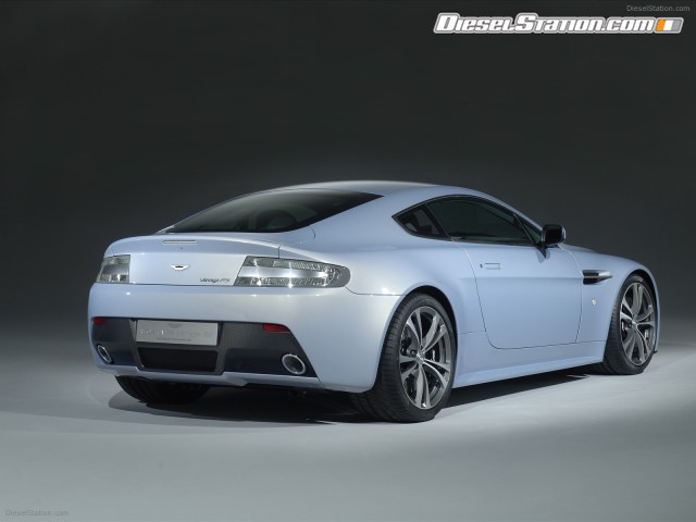 Aston Martin V12 Vantage RS Concept Picture #4 Aston Martin V12 Vantage RS Concept Picture #4
