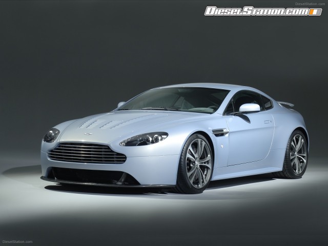 Aston Martin V12 Vantage RS Concept Picture #14 Aston Martin V12 Vantage RS Concept Picture #14