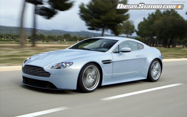 Aston Martin V12 Vantage RS Concept Widescreen Picture #9 Aston Martin V12 Vantage RS Concept Widescreen Picture #9