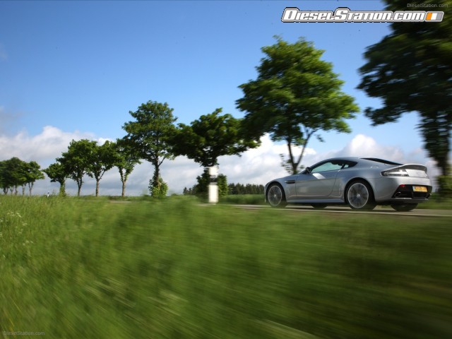 Aston Martin V12 Vantage Picture #10 Aston Martin V12 Vantage Picture #10