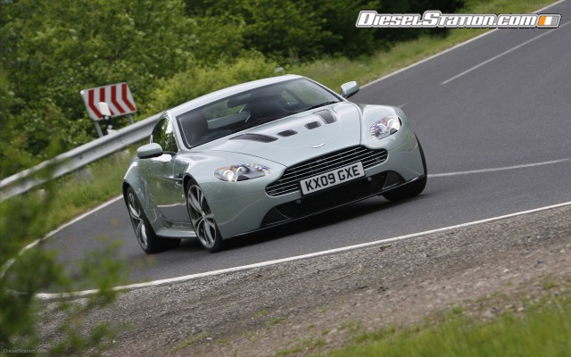 Aston Martin V12 Vantage Widescreen Picture #9 Aston Martin V12 Vantage Widescreen Picture #9