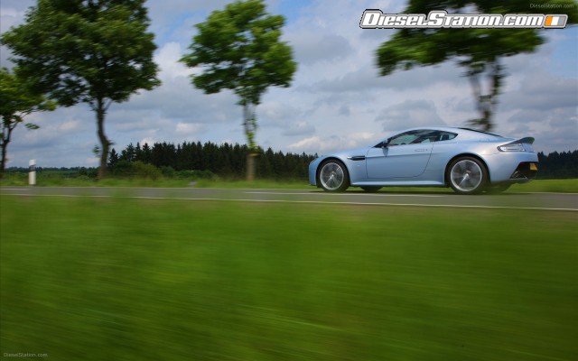 Aston Martin V12 Vantage Widescreen Picture #1 Aston Martin V12 Vantage Widescreen Picture #1