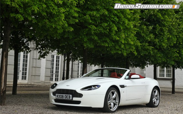 Aston Martin V8 Vantage Roadster Widescreen Picture #16 Aston Martin V8 Vantage Roadster Widescreen Picture #16