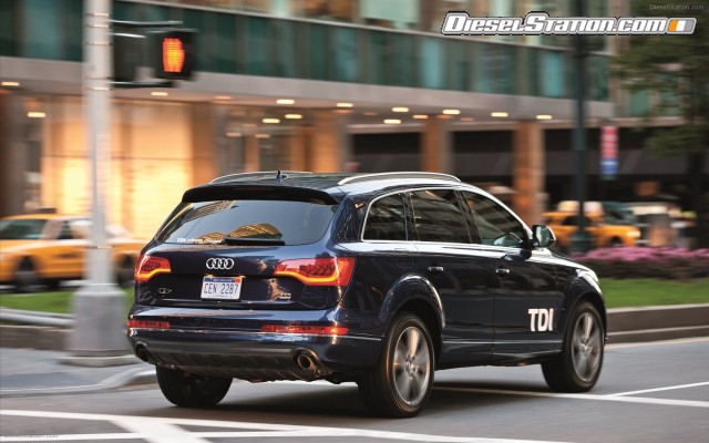 Audi Q7 TDI 2011 Widescreen Picture #3 Audi Q7 TDI 2011 Widescreen Picture #3