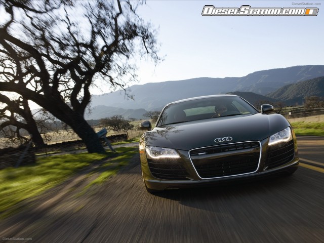 Audi R8 2011 Picture #3 Audi R8 2011 Picture #3