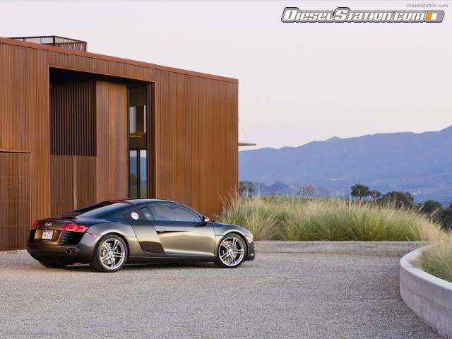 Audi R8 2011 Picture #30 Audi R8 2011 Picture #30