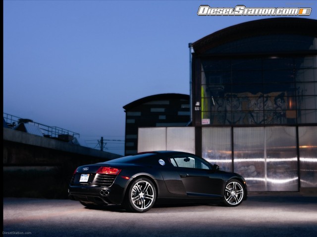 Audi R8 2011 Picture #5 Audi R8 2011 Picture #5