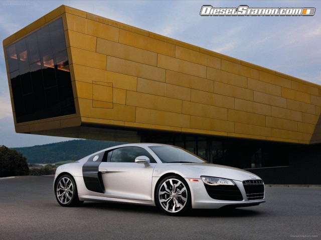 Audi R8 V10 5 2 FSI quattro 2012 Picture #30 Audi R8 V10 5 2 FSI quattro 2012 Picture #30