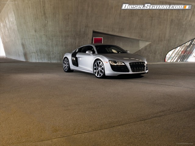 Audi R8 V10 5 2 FSI quattro 2012 Picture #34 Audi R8 V10 5 2 FSI quattro 2012 Picture #34
