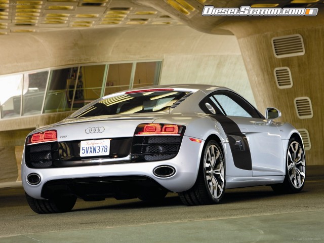 Audi R8 V10 5 2 FSI quattro 2012 Picture #11 Audi R8 V10 5 2 FSI quattro 2012 Picture #11