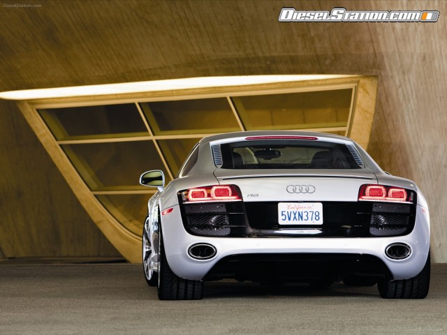 Audi R8 V10 5 2 FSI quattro 2012 Picture #28 Audi R8 V10 5 2 FSI quattro 2012 Picture #28