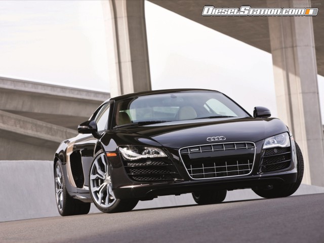 Audi R8 V10 FSI Quattro 2012 Picture #1 Audi R8 V10 FSI Quattro 2012 Picture #1
