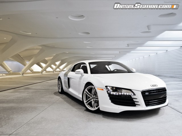 Audi R8 V8 4 2 FSI quattro 2011 Picture #50 Audi R8 V8 4 2 FSI quattro 2011 Picture #50