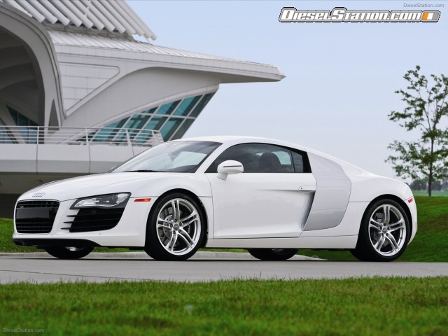Audi R8 V8 4 2 FSI quattro 2011 Picture #27 Audi R8 V8 4 2 FSI quattro 2011 Picture #27
