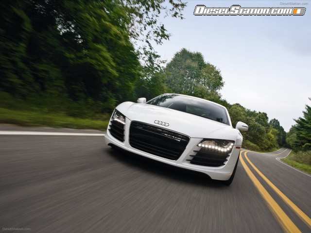 Audi R8 V8 4 2 FSI quattro 2011 Picture #42 Audi R8 V8 4 2 FSI quattro 2011 Picture #42