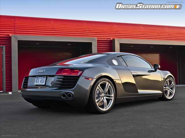Audi R8 V8 4 2 FSI quattro 2011 Picture #41 Audi R8 V8 4 2 FSI quattro 2011 Picture #41