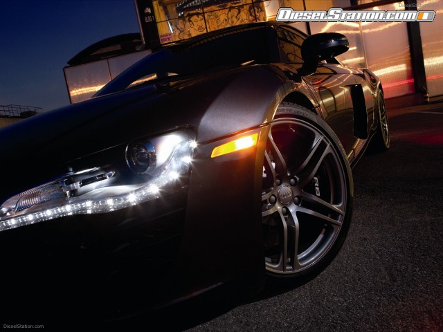 Audi R8 V8 4 2 FSI quattro 2011 Picture #57 Audi R8 V8 4 2 FSI quattro 2011 Picture #57