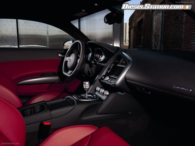 Audi R8 V8 4 2 FSI quattro 2011 Picture #55 Audi R8 V8 4 2 FSI quattro 2011 Picture #55