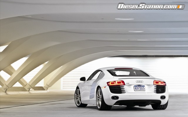 Audi R8 V8 4 2 FSI quattro 2011 Widescreen Picture #53 Audi R8 V8 4 2 FSI quattro 2011 Widescreen Picture #53