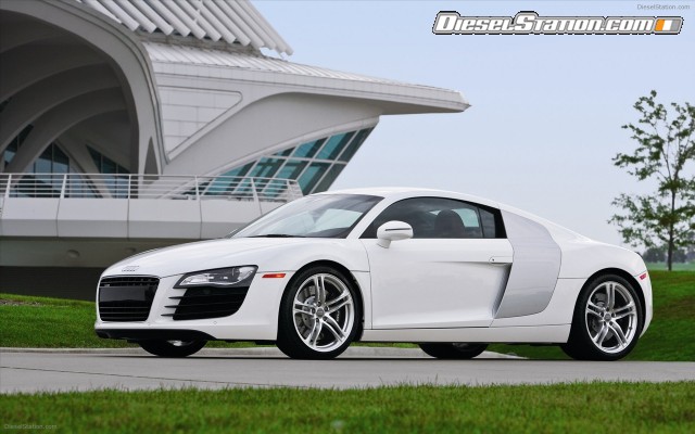 Audi R8 V8 4 2 FSI quattro 2011 Widescreen Picture #7 Audi R8 V8 4 2 FSI quattro 2011 Widescreen Picture #7