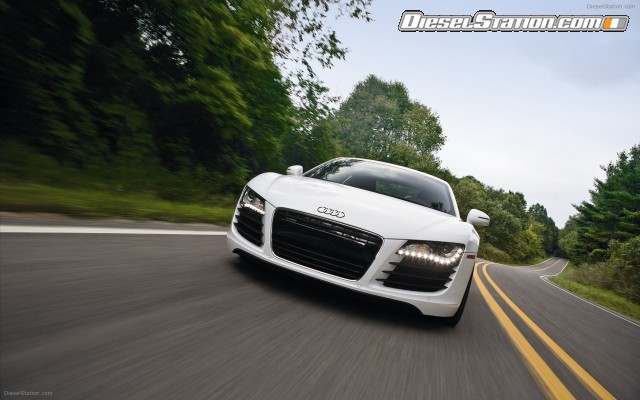 Audi R8 V8 4 2 FSI quattro 2011 Widescreen Picture #52 Audi R8 V8 4 2 FSI quattro 2011 Widescreen Picture #52