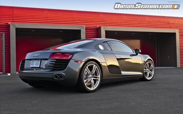 Audi R8 V8 4 2 FSI quattro 2011 Widescreen Picture #25 Audi R8 V8 4 2 FSI quattro 2011 Widescreen Picture #25