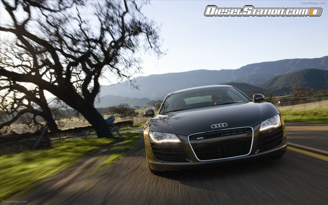 Audi R8 V8 4 2 FSI quattro 2011 Widescreen Picture #45 Audi R8 V8 4 2 FSI quattro 2011 Widescreen Picture #45