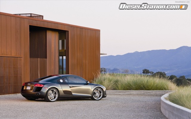 Audi R8 V8 4 2 FSI quattro 2011 Widescreen Picture #22 Audi R8 V8 4 2 FSI quattro 2011 Widescreen Picture #22