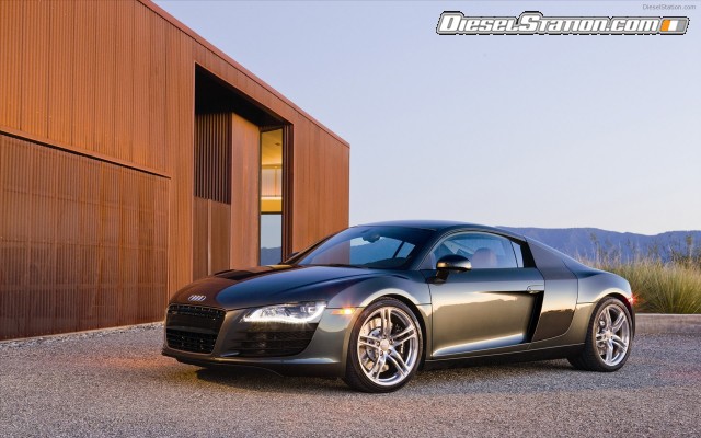 Audi R8 V8 4 2 FSI quattro 2011 Widescreen Picture #14 Audi R8 V8 4 2 FSI quattro 2011 Widescreen Picture #14