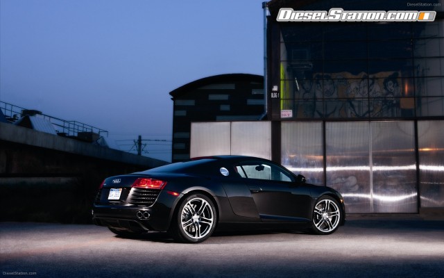 Audi R8 V8 4 2 FSI quattro 2011 Widescreen Picture #0 Audi R8 V8 4 2 FSI quattro 2011 Widescreen Picture #0