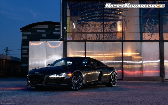 Audi R8 V8 4 2 FSI quattro 2011 Widescreen Picture #43 Audi R8 V8 4 2 FSI quattro 2011 Widescreen Picture #43