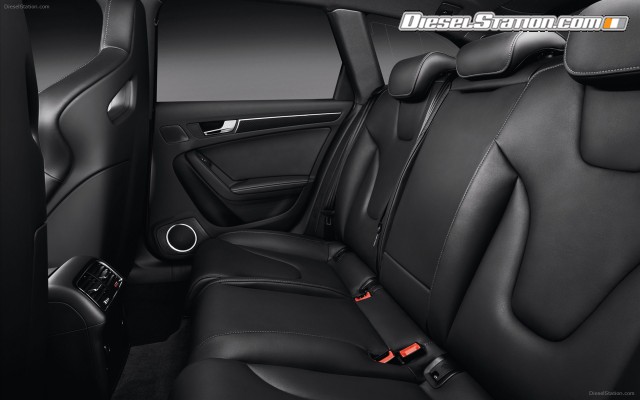 Audi RS 4 Avant 2012 Widescreen Picture #7 Audi RS 4 Avant 2012 Widescreen Picture #7