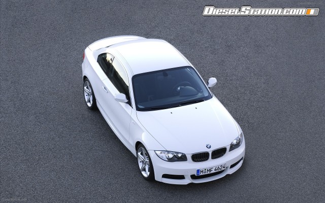 BMW 135i Coupe Widescreen Picture #32 BMW 135i Coupe Widescreen Picture #32