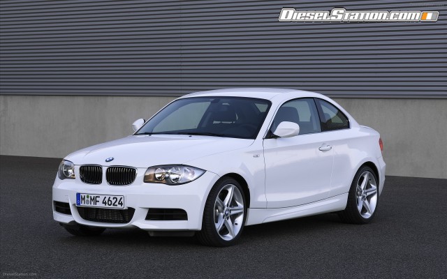 BMW 135i Coupe Widescreen Picture #25 BMW 135i Coupe Widescreen Picture #25