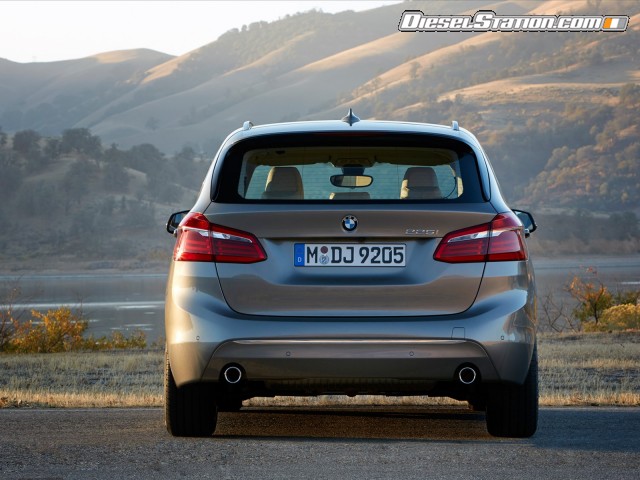 BMW 2 Series Active Tourer 2015 Picture #9 BMW 2 Series Active Tourer 2015 Picture #9