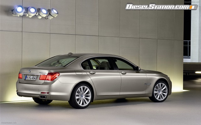BMW 2009 7 Series 750Li Widescreen Picture #8 BMW 2009 7 Series 750Li Widescreen Picture #8