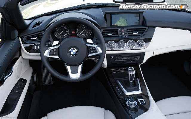 BMW 2010 Z4 Widescreen Picture #2 BMW 2010 Z4 Widescreen Picture #2