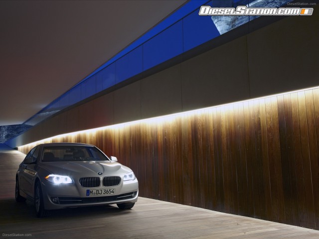BMW 5 Series Long Wheelbase 2011 Picture #3 BMW 5 Series Long Wheelbase 2011 Picture #3