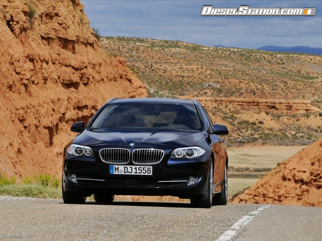 BMW 5 Series Touring 2011 Picture #14 BMW 5 Series Touring 2011 Picture #14